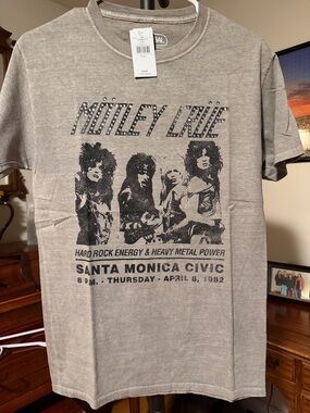 Buckle Beige Motley Crue Graphic Short Sleeve Tee